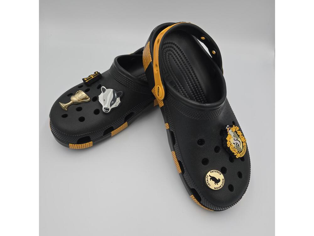 NEW Crocs Harry Potter Hufflepuff Classic Clogs  M/7 M/9